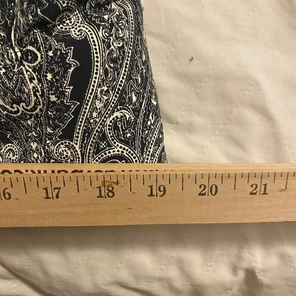 Talbots Black White Paisley Down Fill Puffer Vest Petite Small SP VN4926 - Picture 11 of 12